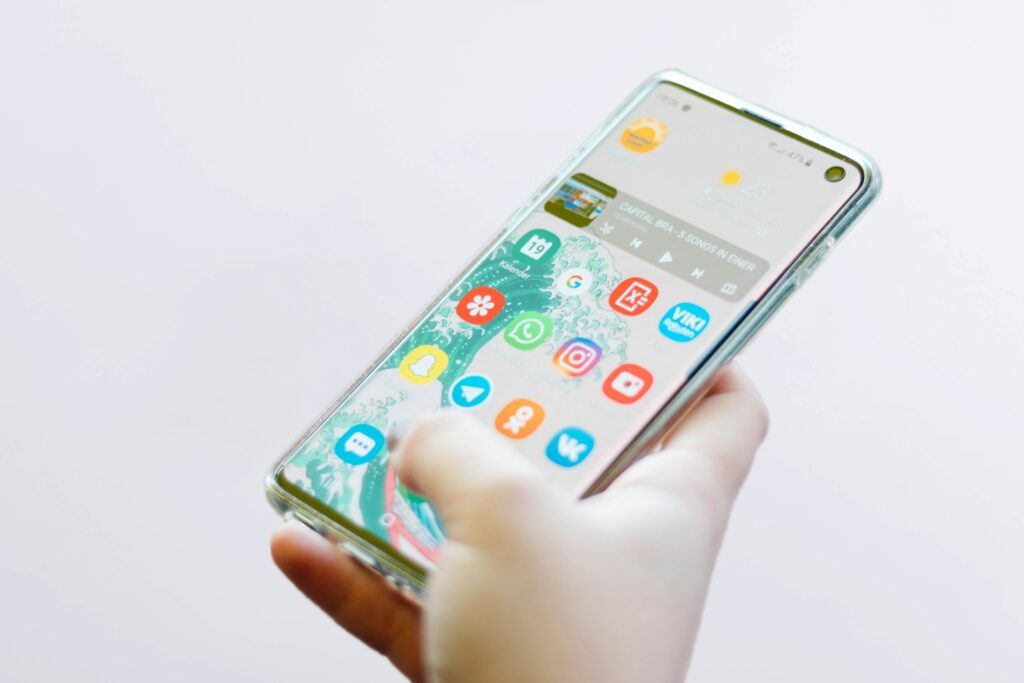 Symbolbild viele Software-Tools auf einem Smartphone